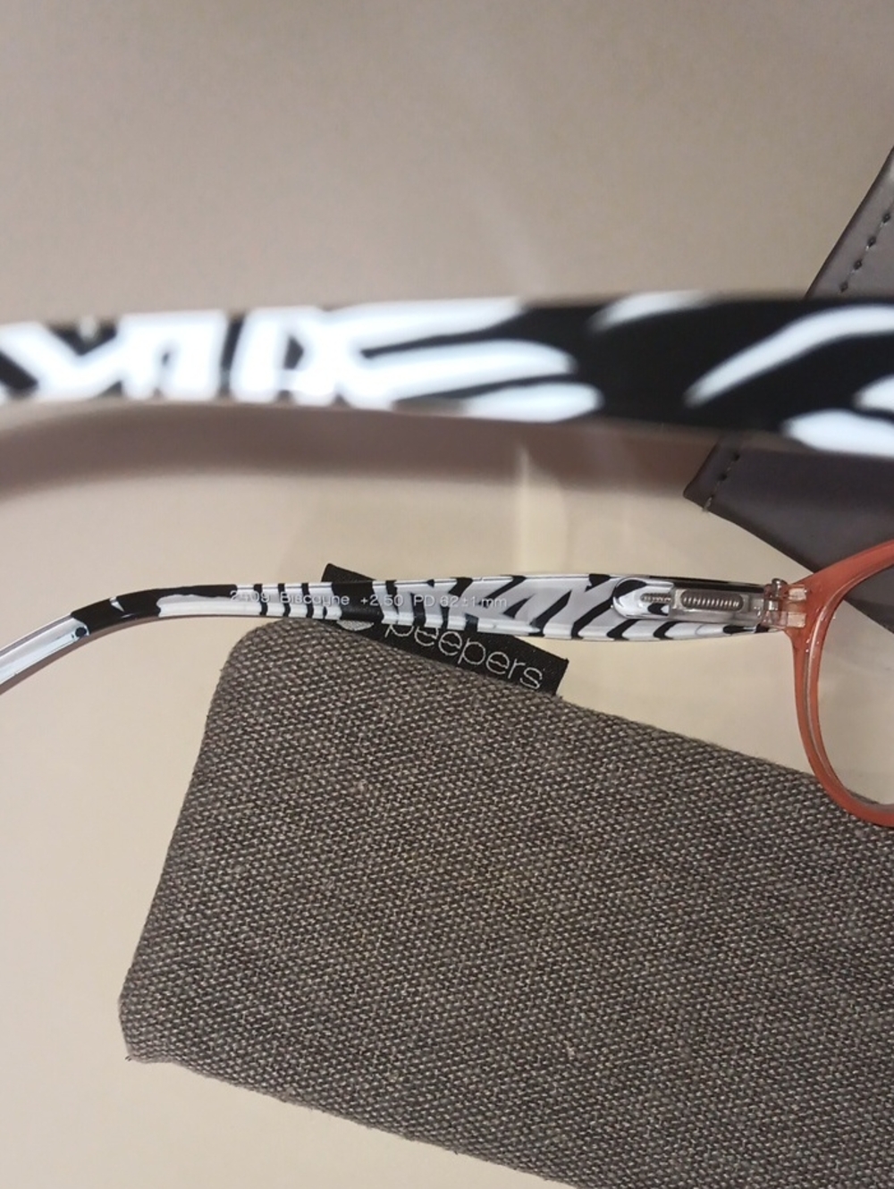 Women’s Coral Cat-Eye Glasses with Zebra-Print Temples +2.50 manification Reader - Picture 2 of 7